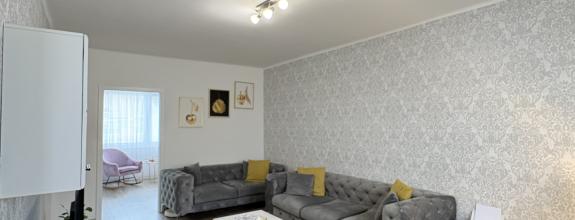 Reality KOMPLEX s.r.o. Vám ponúka na PREDAJ tento nádherný, kompletne zrekonštruovaný a zariadený trojizbový byt v Komárne.