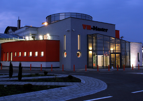 REALITY KOMPLEX s.r.o. Vám ponúka na predaj alebo na PRENÁJOM obchodno-skladové priestory v Maďarsku pri diaľnici M7!