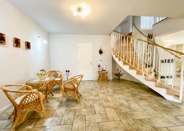 Reality KOMPLEX s.r.o.,Vám ponúka EXKLÚZÍVNE nádherný 4-izbový rodinný dom v Dunajskej Strede