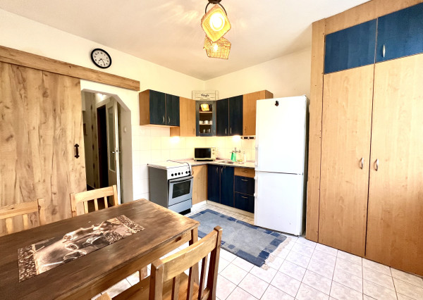 Reality KOMPLEX s.r.o. Vám ponúka na PRENÁJOM priestranný 1 izbový byt vo výbornej, kľudnej lokalite v Dunajskej Strede