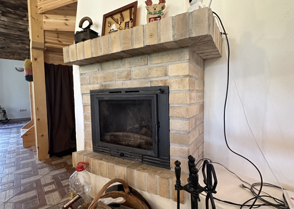 Reality KOMPLEX s.r.o., Vám ponúka na predaj rodinný dom v Komárne, časť Veľký Harčáš