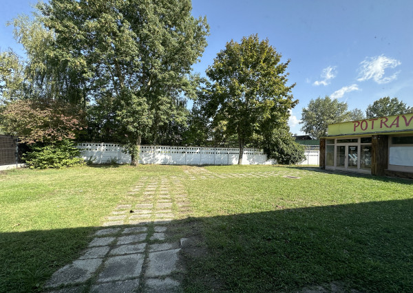 Reality KOMPLEX s.r.o., Vám ponúka na predaj jednopodlažnú murovanú budovu, s rozlohou 1.520m2 v obci Patince