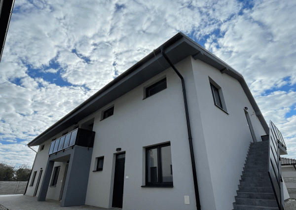 Reality KOMPLEX s.r.o. Vám ponúka 3-izbové byty NA PREDAJ v novostavbe v obci Janíky