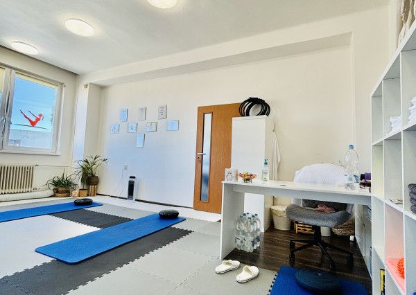 Exkluzívne iba u nás Vám Reality KOMPLEX s.r.o., ponúka na prenájom nebytový priestor vedľa nového futbalového štadiónu s veľkým komerčným potenciálom v Meste Komárno