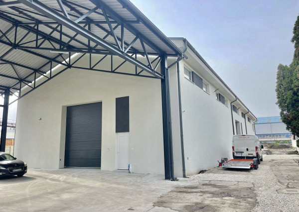 Reality KOMPLEX s.r.o. ,Vám ponúka skladový priestor o výmere 700 m2 v priemyselnom areáli v meste  Šurany.