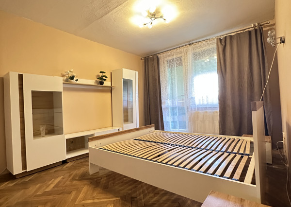 Ponúkame Vám EXKLUZÍVNE do nájmu 1izbový byt na ul. HVIEZDNÁ v Komárné