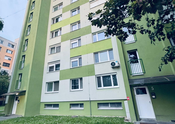 Reality KOMPLEX s.r.o. vám EXKLUZÍVNE ponúka na predaj 3-izbový byt vo Veľkom Mederi