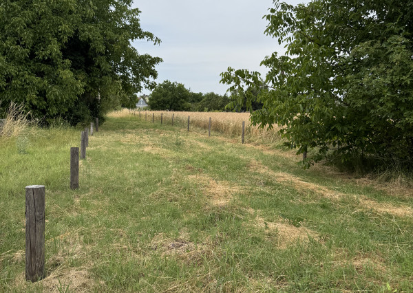 Reality KOMPLEX s.r.o. Vám ponúka  NA PREDAJ stavebný pozemok v Povode