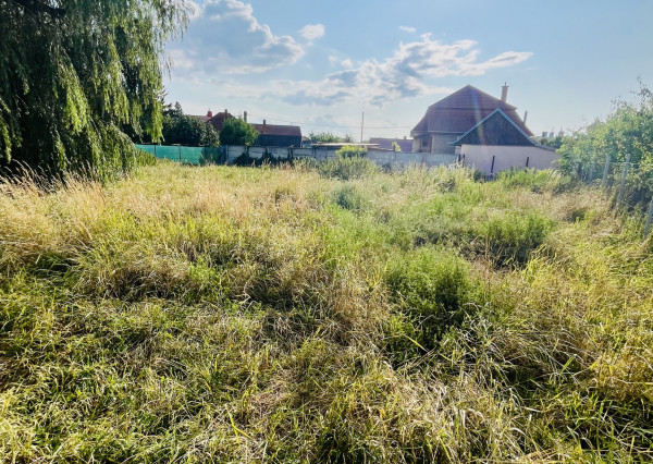 Reality KOMPLEX s.r.o., Vám EXKLUZÍVNE ponúka na predaj pozemok v obci Okoč