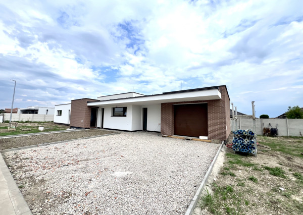 Reality KOMPLEX s.r.o. ponúka na PREDAJ 5 izbový rodinný dom-NOVOSTAVBU s garážou v Miloslavove