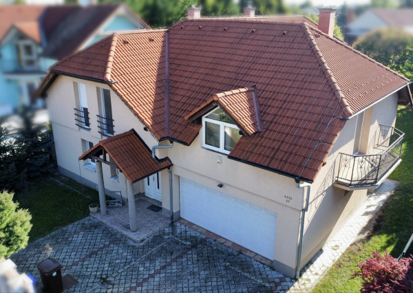 !!!LEN U NÁS!!! Reality KOMPLEX s.r.o. Vám ponúka 6-izbový rodinný dom v Dunajskej Strede NA PREDAJ