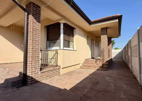 Reality KOMPLEX s.r.o. Vám ponúka na predaj rodinný dom v obci Okoč!