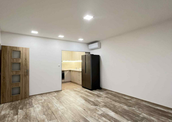 Reality KOMPLEX s.r.o. Vám ponúka na PRENÁJOM komfortnú dvojgarsónku v Komárne.