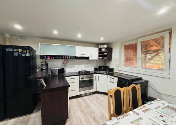 Reality KOMPLEX s.r.o Vám ponúka na predaj rodinný dom v obci Zlatná na Ostrove