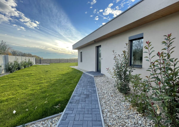 Na prenájom moderný 3-izbový dom v Masníkove