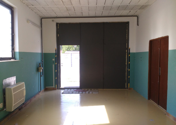 Exkluzívne iba u nás Vám Reality KOMPLEX s.r.o., ponúka na prenájom priestrannú garáž s veľkým komerčným potenciálom v Meste Komárno.