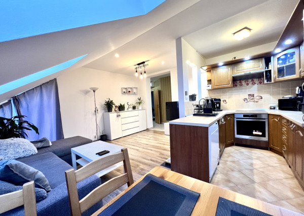 Reality KOMPLEX s.r.o. ponúka na PRENÁJOM veľkometrážny 3 izbový byt v Dunajskej Strede