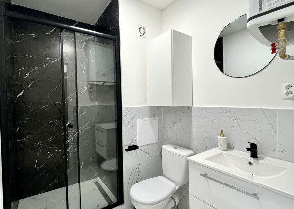 Reality KOMPLEX s.r.o. Vám ponúka na PRENÁJOM štýlový 1 izbový byt v Komárne