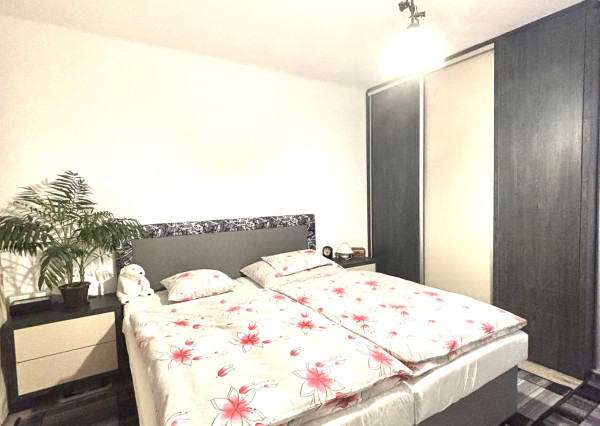 Exkluzívne iba u nás Vám Reality KOMPLEX s.r.o., ponúka na PREDAJ krásny  2 izbový byt v tehlovom bytovom dome  v obľúbenej  lokalite Mesta Komárno!