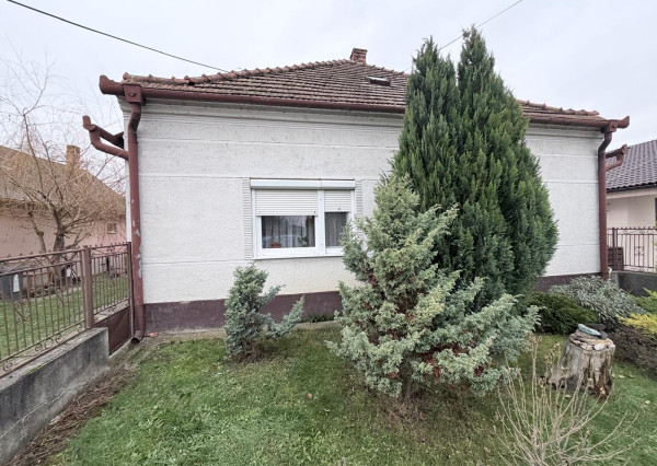 Reality KOMPLEX s.r.o. Vám prináša EXKLUZÍVNU ponuku rodinného domu v obci Brestovec