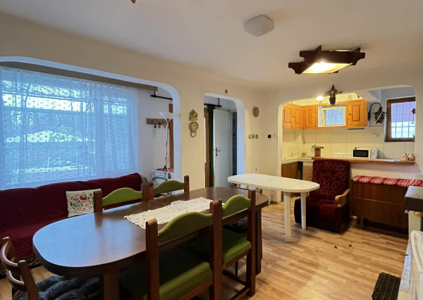 Reality KOMPLEX s.r.o. ponúka na PREDAJ útulnú chatu v chatovej oblasti Radvaň nad Dunajom!