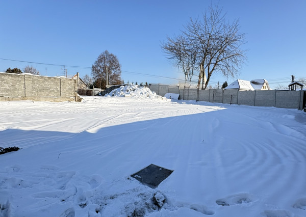 Exkluzívne iba u nás Vám Reality KOMPLEX s.r.o., ponúka na predaj lukratívny  stavebný pozemok v Komárne !!!