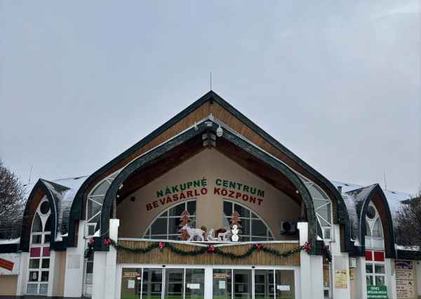 Exkluzívne iba u nás Vám Reality KOMPLEX s.r.o., ponúka na PREDAJ  nebytový priestor v srdci mestskej tržnici - Komárno !