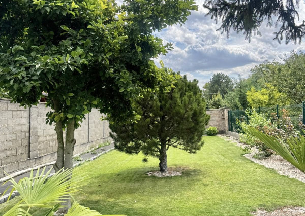 Reality KOMPLEX s.r.o. Vám ponúka na PREDAJ prekrásnu rovinatú záhradu v Komárne na Alžbetinom ostrove!