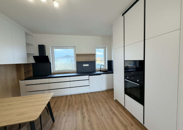 Reality KOMPLEX s.r.o Vám ponúka na predaj novostavbu v Kolárove