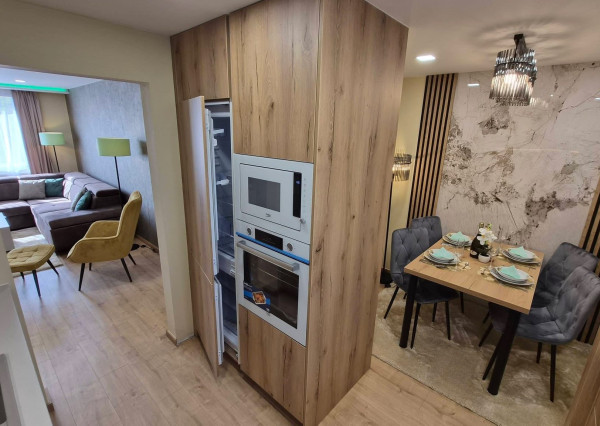 Nádherný trojizbový byt s balkónom s krásnym výhľadom na PREDAJ v Komárne!