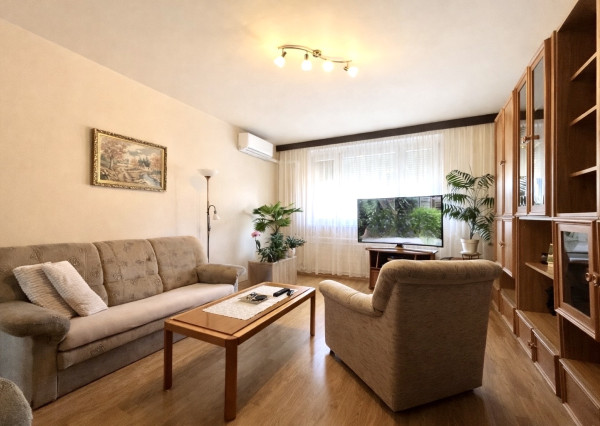 Reality KOMPLEX s.r.o. ponúka na PREDAJ zariadený veľkometrážny 3-izbový byt v Dunajskej Strede