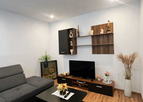 Reality KOMPLEX s.r.o. Vám  ponúka na predaj 3 izbový byt v meste Komárno.