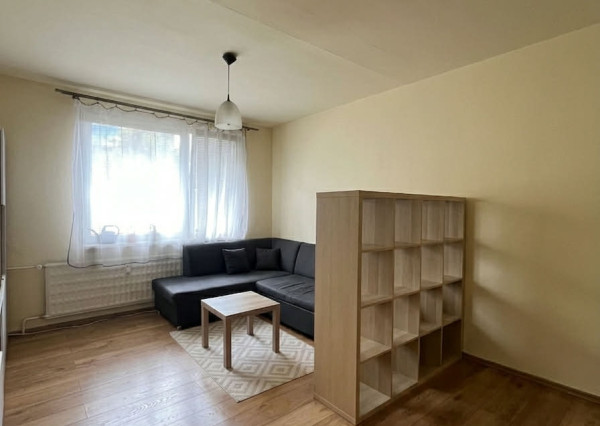 Reality Komplex ponúka na predaj 2-izbový byt na prízemí vo vyhľadávanej lokalite.