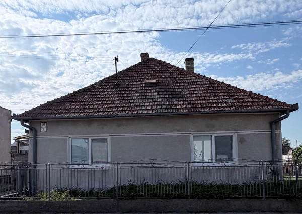Reality KOMPLEX s.r.o Vám EXKLUZÍVNE ponúka na predaj rodinný dom v obci Čičov