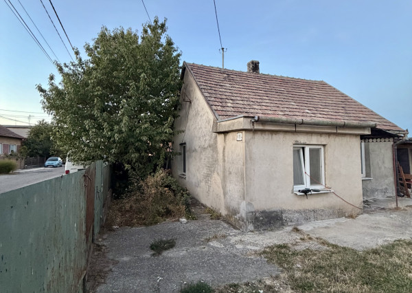 Reality komplex s.r.o., Vám ponúka na predaj rodinný dom v obci Kameničná za atraktívnu cenu !
