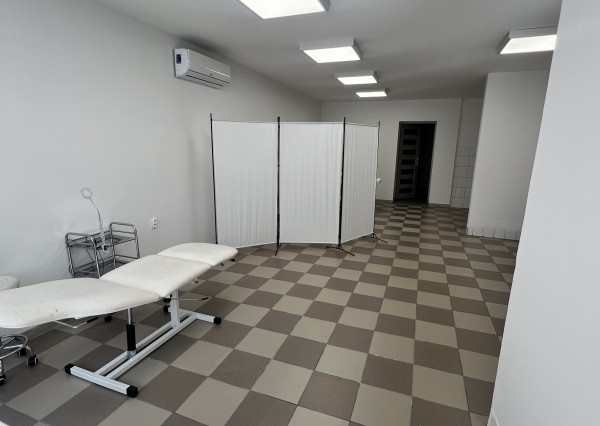 Reality KOMPLEX s.r.o. Vám ponúka do NÁJMU obchodný priestor na výbornom mieste v Marcelovej!!