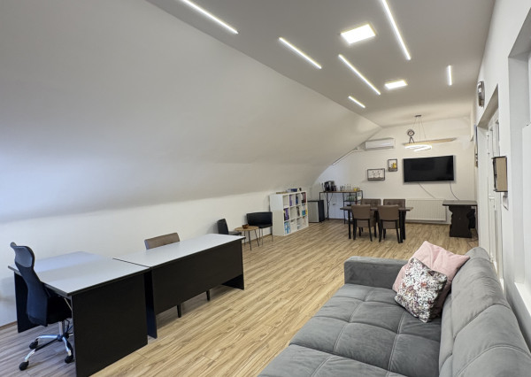 IBA U NÁS !!! Reality KOMPLEX s.r.o. Vám ponúka na predaj kompletne zrekonštruovaný priestor, vhodný pre služby alebo kanceláriu za super cenu !!!