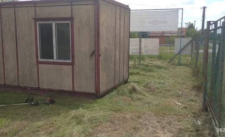 Reality KOMPLEX s.r.o. Vám ponúka na PRENÁJOM komerčný pozemok pri hlavnej ceste len 20 km od Komárna!! - fotografia 1