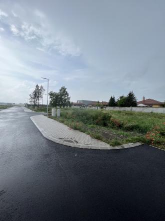 Reality KOMPLEX s.r.o. Vám ponúka na PREDAJ 9 lukratívnych pozemkov v Šamoríne, časť Bučuháza - fotografia 9