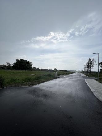 Reality KOMPLEX s.r.o. Vám ponúka na PREDAJ 9 lukratívnych pozemkov v Šamoríne, časť Bučuháza - fotografia 10