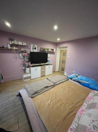!!! LEN U NÁS!!! Reality KOMPLEX s.r.o. Vám ponúka NA PREDAJ rodinný dom v Kostolných Kračanoch - fotografia 14
