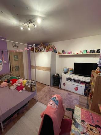 !!! LEN U NÁS!!! Reality KOMPLEX s.r.o. Vám ponúka NA PREDAJ rodinný dom v Kostolných Kračanoch - fotografia 7