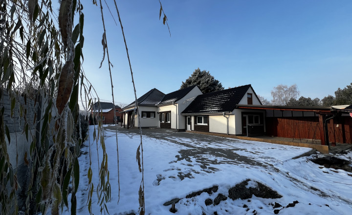 Reality KOMPLEX s.r.o. Vám ponúka na PREDAJ kompletne zrekonštruovaný 4 izbový rodinný dom v Dolnom Bare - fotografia 18
