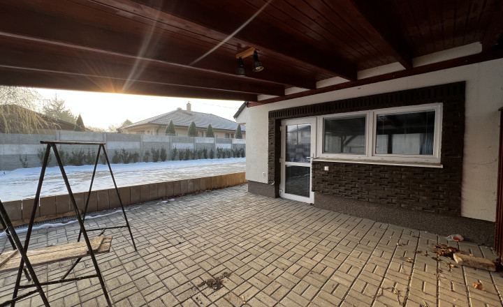 Reality KOMPLEX s.r.o. Vám ponúka na PREDAJ kompletne zrekonštruovaný 4 izbový rodinný dom v Dolnom Bare - fotografia 36