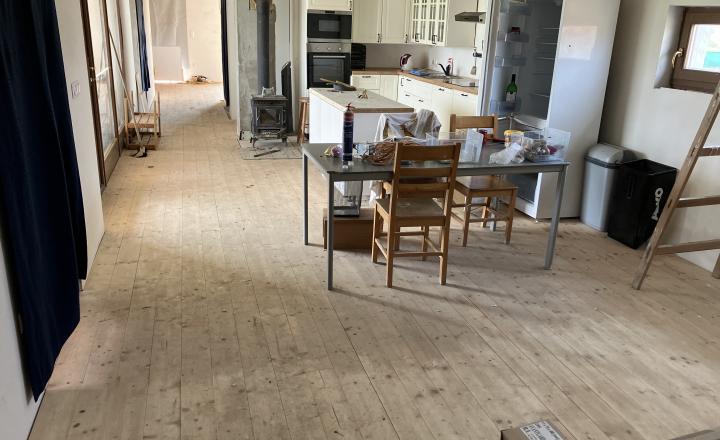 Reality KOMPLEX s.r.o Vám ponúka na predaj moderný nízkoenergetický drevodomov na pozemku s rozlohou 2395 m2. - fotografia 11
