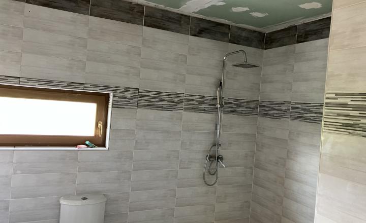 Reality KOMPLEX s.r.o Vám ponúka na predaj moderný nízkoenergetický drevodomov na pozemku s rozlohou 2395 m2. - fotografia 12