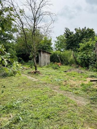 Reality Komplex s.r.o., Vám ponúka Exkluzívne na PREDAJ veľký pozemok so starým vidieckym domom v obci Veľké Ludince - fotografia 13