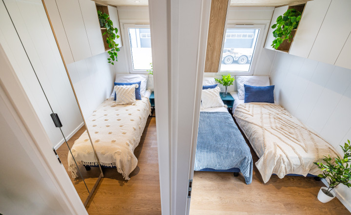 Exkluzívne iba u nás Vám Reality KOMPLEX s.r.o., ponúka na PREDAJ nový CELOROČNE OBÝVATEĽNÝ MOBILNÝ DOM VERONA s rozmerom 12x4m!!! - fotografia 9