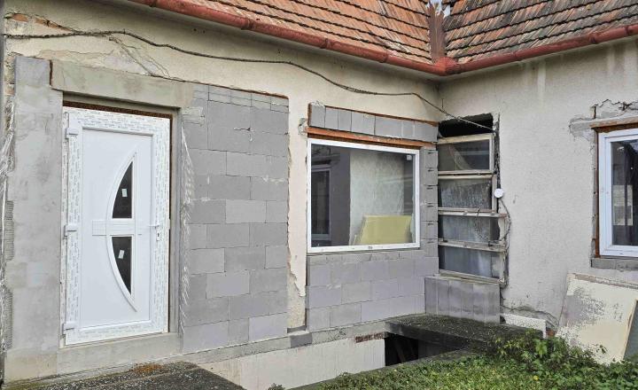 Exkluzívne iba u nás Vám Reality KOMPLEX s.r.o., ponúka na predaj rodinný dom v meste Kolárovo - fotografia 9