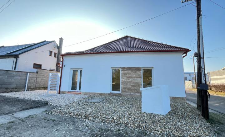 Reality KOMPLEX s.r.o. Vám ponúka  na predaj budovu na BÝVANIE aj PODNIKANIE v Novej Stráži